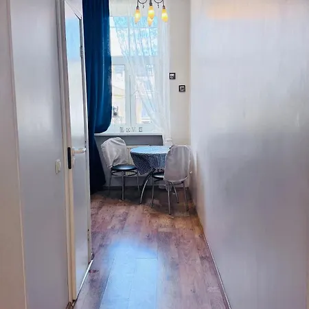 Apartment Flat In Front Of Station *